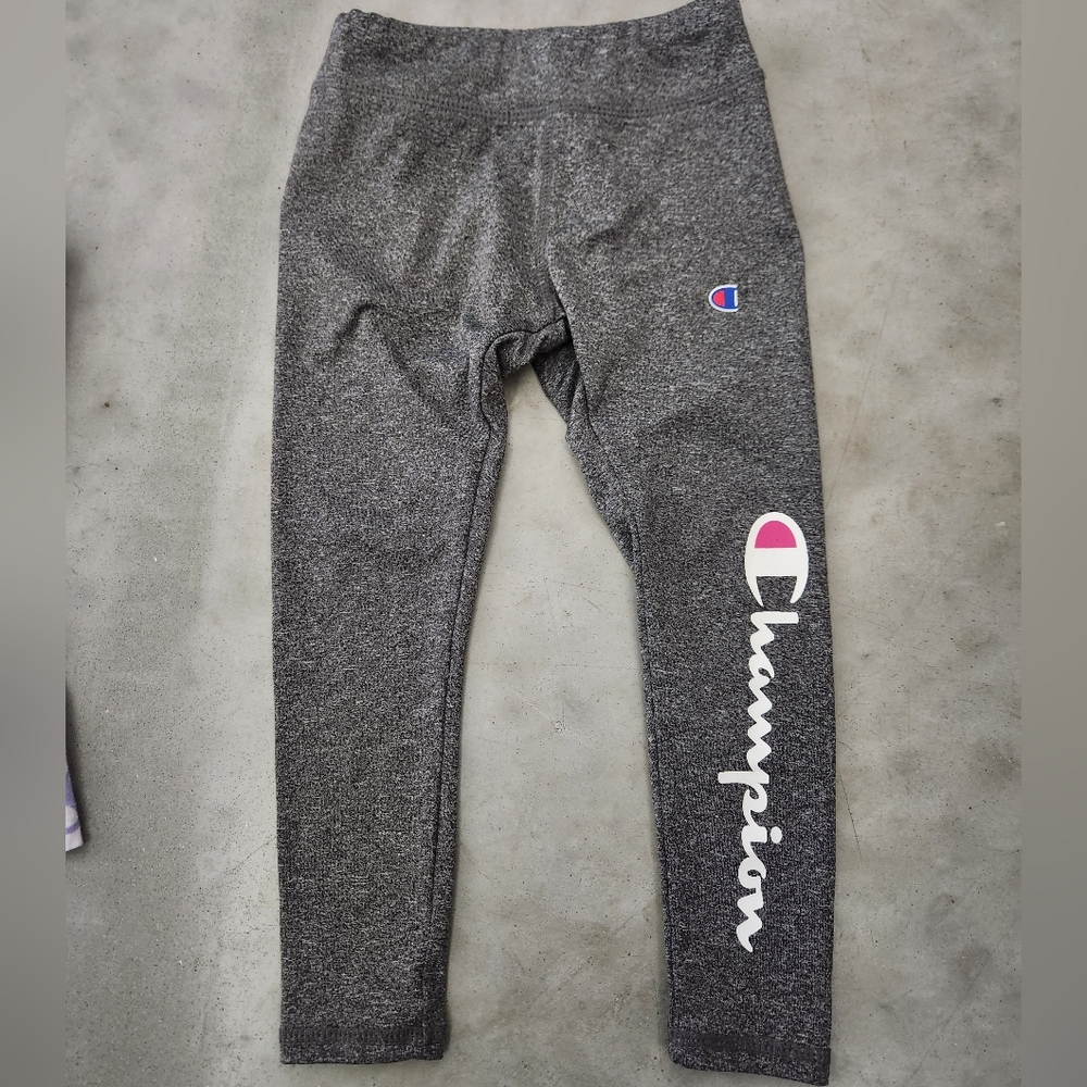 Champion outfit - Picture 2 of 8